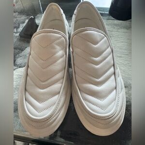 J/SLIDES NYC Off-White Quilted Leather Sneaker Women’s Size 8.5M